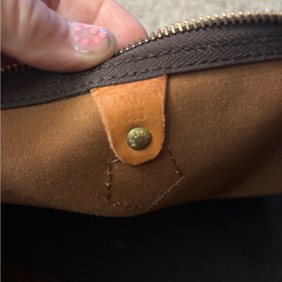 Louis Vuitton Monogram Speedy 40 bag - Picture 11 of 14